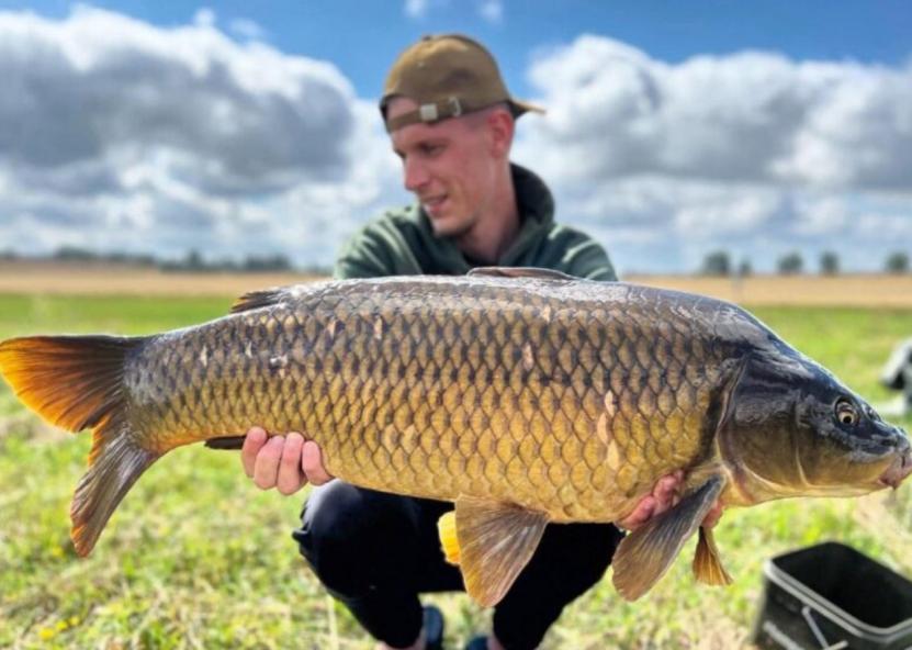 Apie karpininką Eiridą Dambrauską kalbos sklinda ne tik tarp kėdainiečių karpininkų. Jo trofėjai ir atsidavimas žvejybai stebina net užkietėjusius žvejus. Asmeninio archyvo nuotr. 